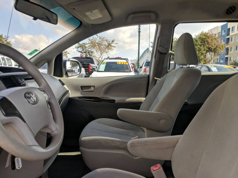 2014 Toyota Sienna L 7-Passenger