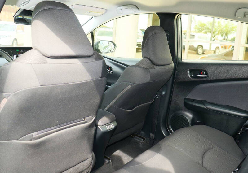 2022 Toyota Prius LE