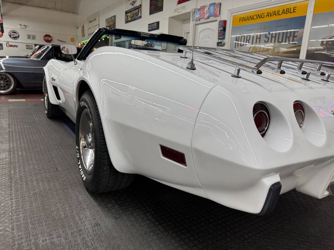 1975 Chevrolet Corvette 28