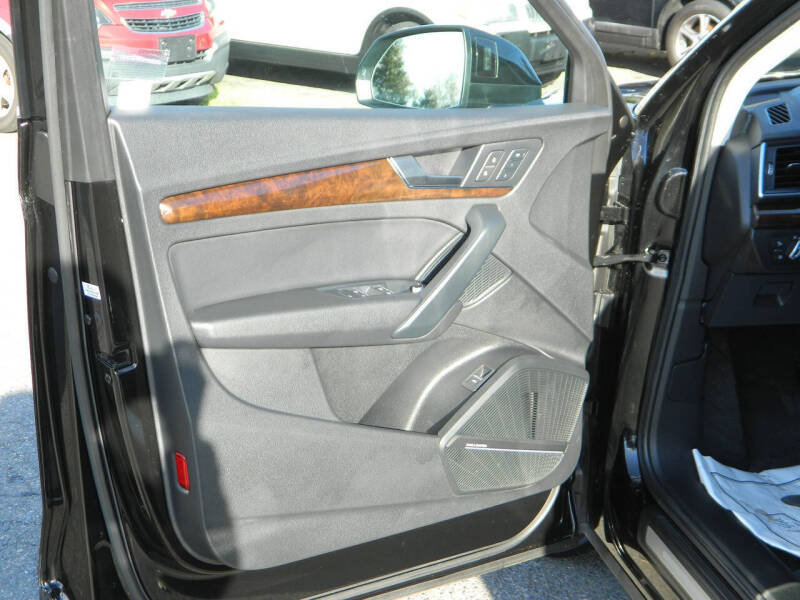 2018 Audi Q5 2.0T quattro Premium Plus