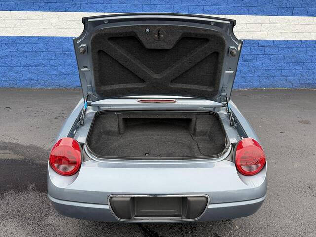 2005 Ford Thunderbird Deluxe