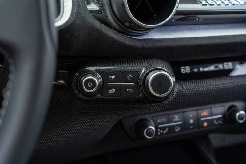 2023 Ferrari 812 Competizione