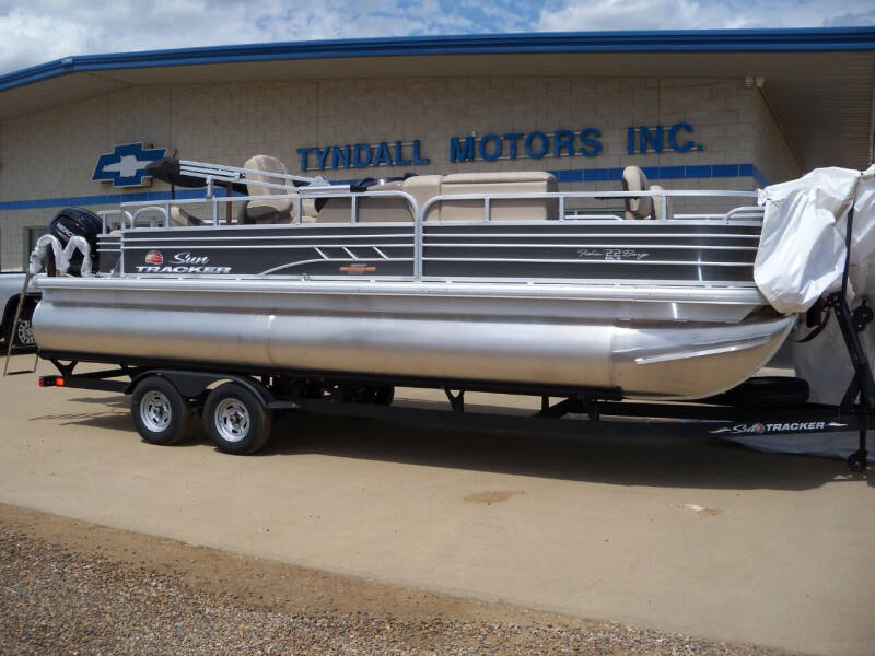 2023 SUNTRACKER FISH BARGE  22 FT for sale at Tyndall Motors in Tyndall SD