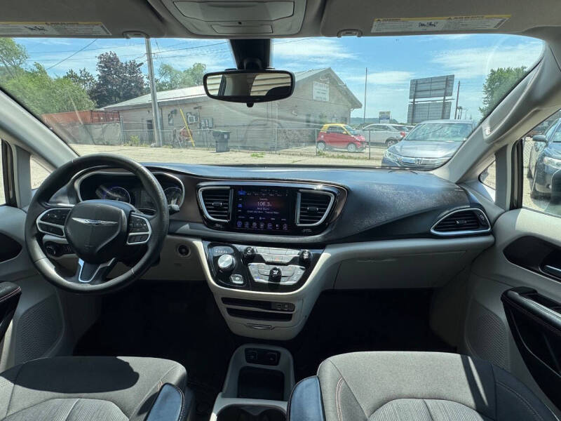 2017 Chrysler Pacifica Touring