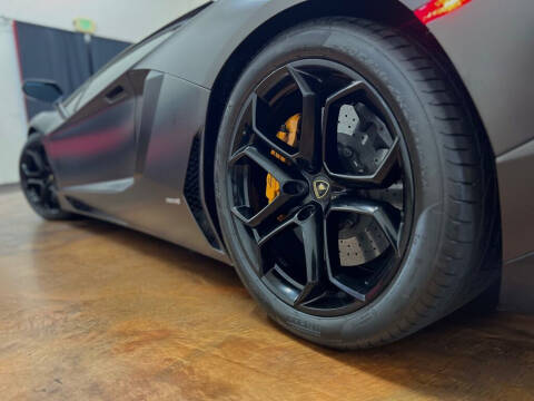 2012 Lamborghini Aventador LP 700-4