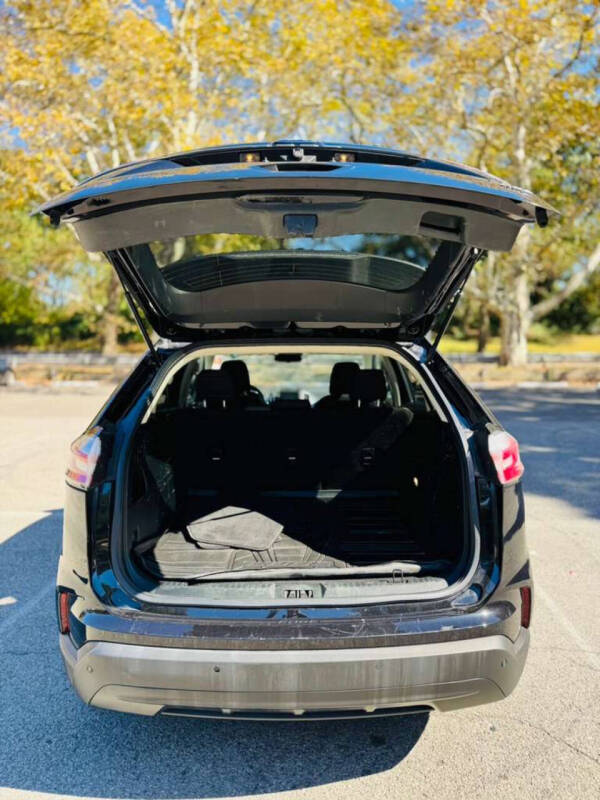 2021 Ford Edge SE