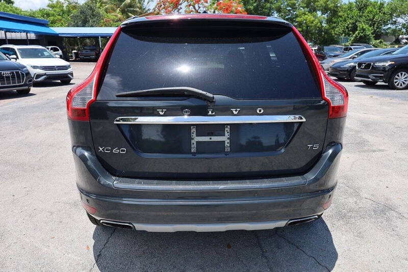 2016 Volvo XC60 T5 Drive-E Premier