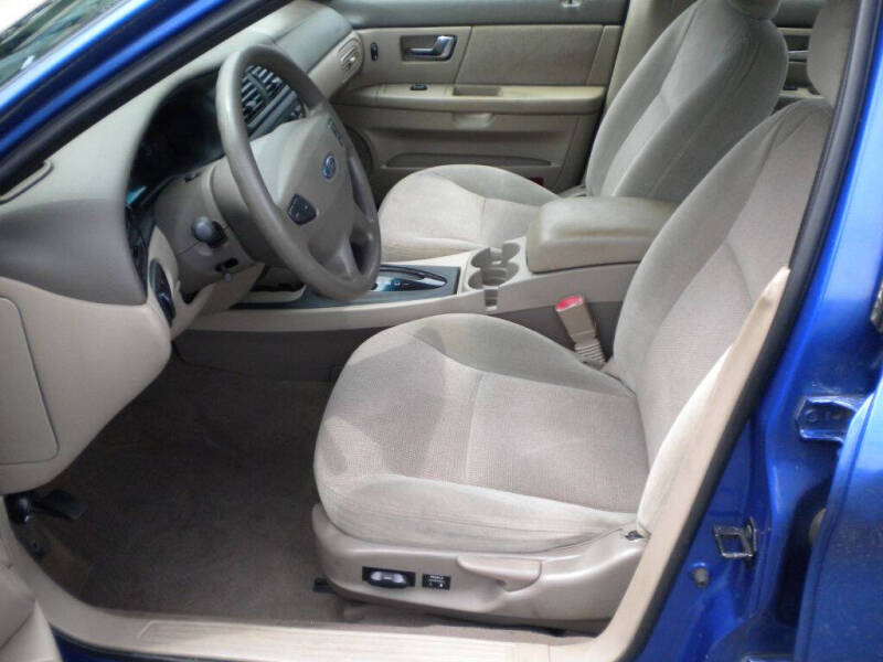 2002 Ford Taurus SE