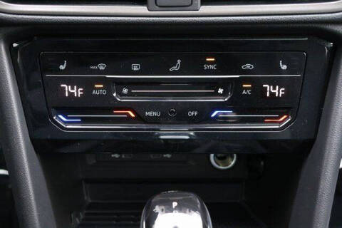 2025 Volkswagen Taos SE Black 4Motion