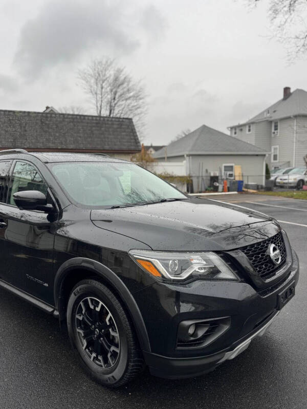 2020 Nissan Pathfinder SL