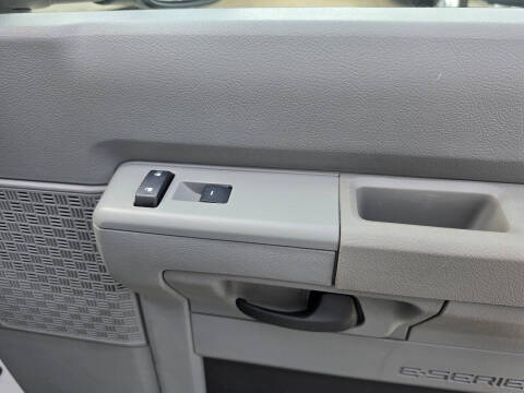 2024 Ford E-Series E-450 SD