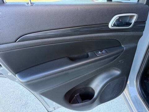 2020 Jeep Grand Cherokee Laredo