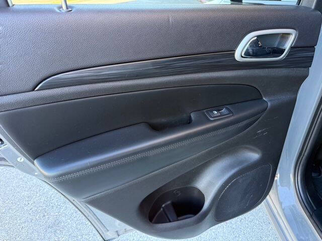 2020 Jeep Grand Cherokee Laredo