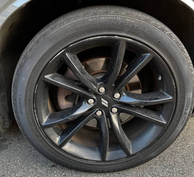 2018 Dodge Challenger SXT Plus