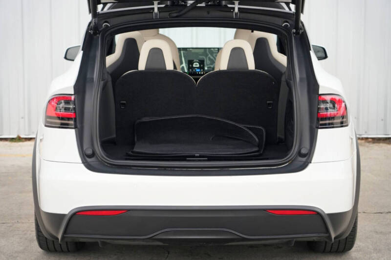 2023 Tesla Model X Standard Range