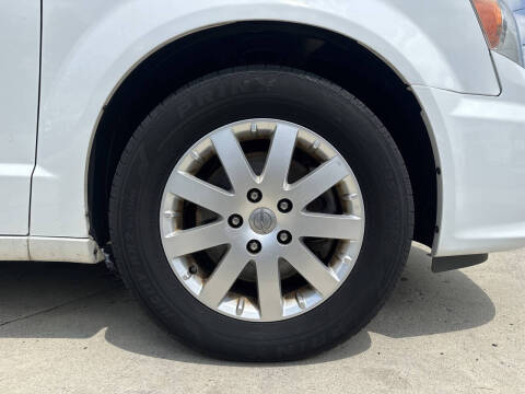 2014 Chrysler Town and Country Touring