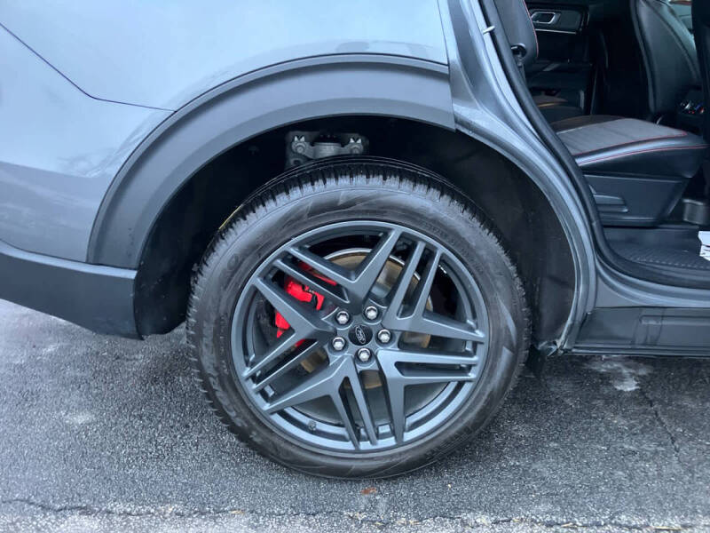 2025 Ford Explorer ST-Line