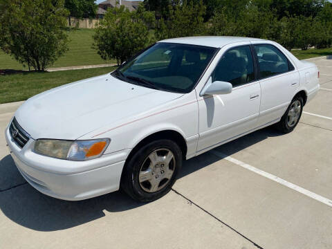 2001 Toyota Camry for sale at Cash Car Outlet in Mckinney TX