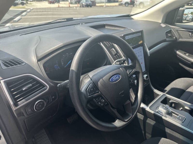 2022 Ford Edge SE