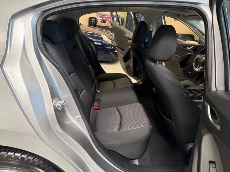 2015 Mazda MAZDA3 i Touring