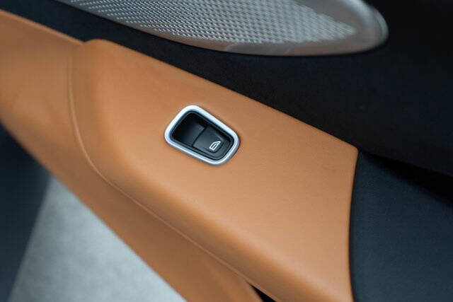 2025 Aston Martin Vantage