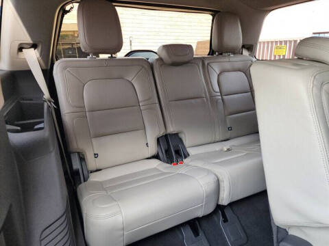 2023 Lincoln Navigator Standard