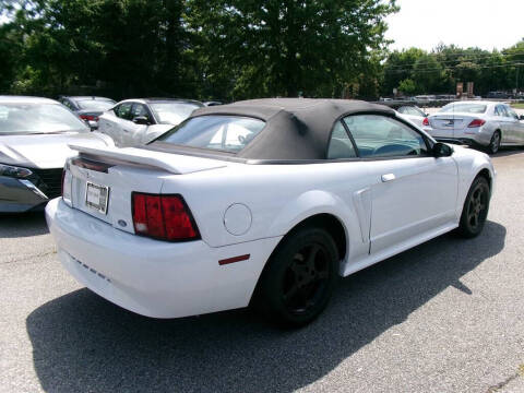 2000 Ford Mustang