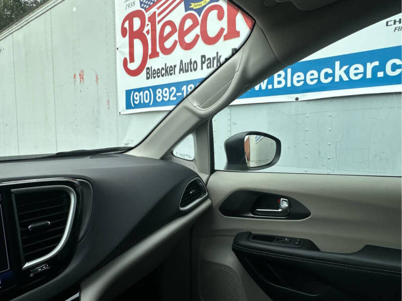 2023 Chrysler Pacifica Touring L