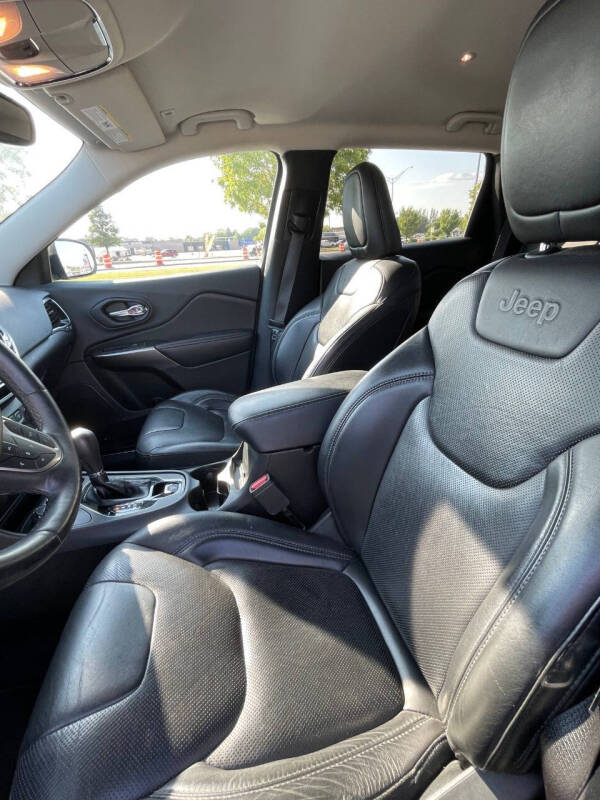 2019 Jeep Cherokee Limited photo 7