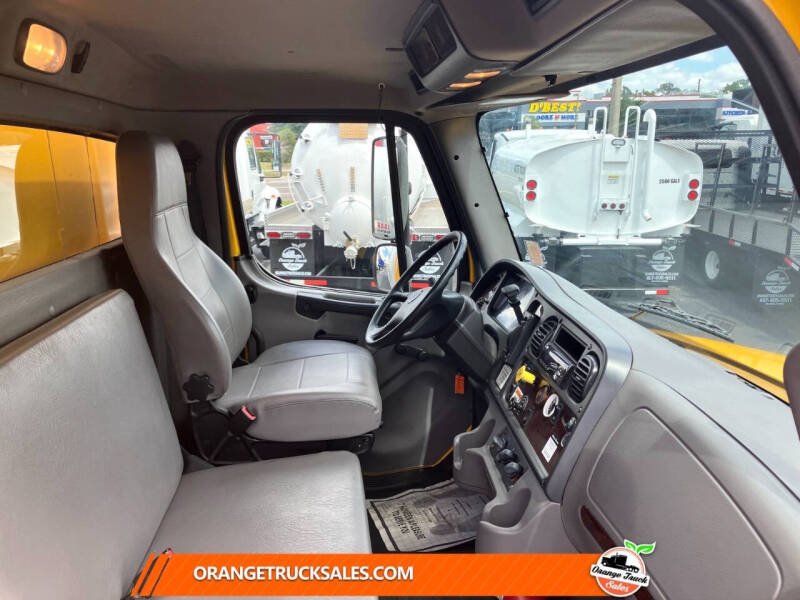 2019 Freightliner M2 106