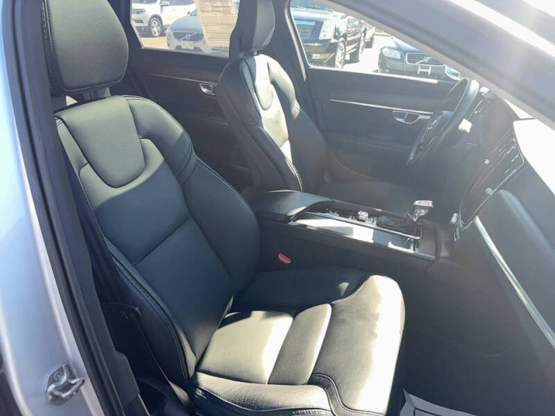 2018 Volvo V90 Cross Country T6