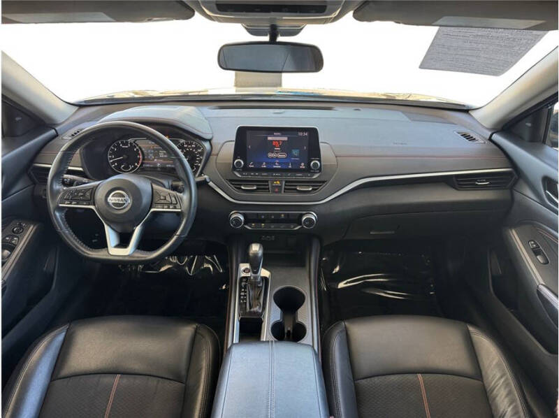 2022 Nissan Altima 2.5 SR