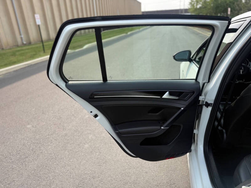 2015 Volkswagen Golf R 4Motion