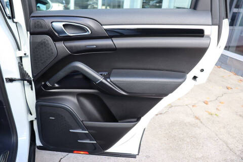 2018 Porsche Cayenne Platinum Edition