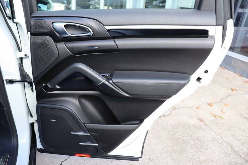 2018 Porsche Cayenne Platinum Edition