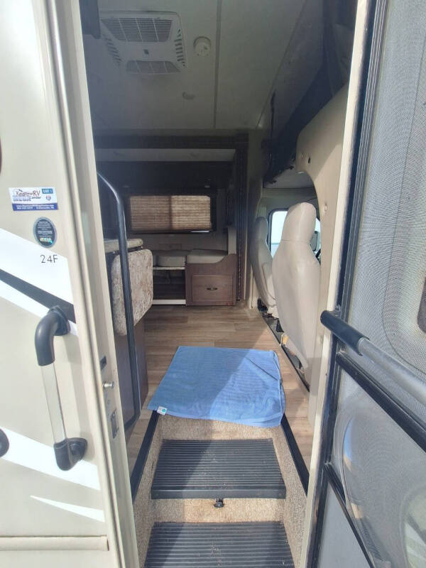 2018 Thor Motor Coach Four Winds 24F