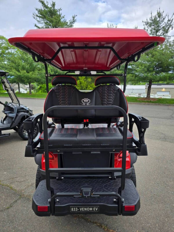 2024 VENOM EV STRIKE 4 SEAT LIFTED GOLF CART