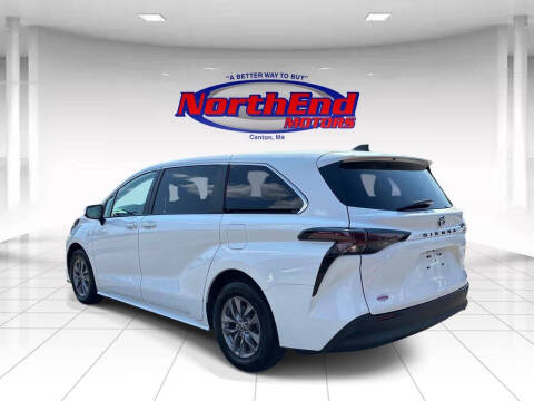 2023 Toyota Sienna LE 8-Passenger