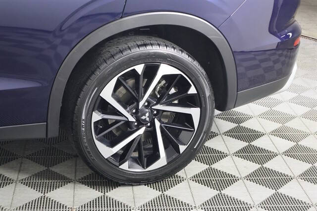 2023 Mitsubishi Outlander SE