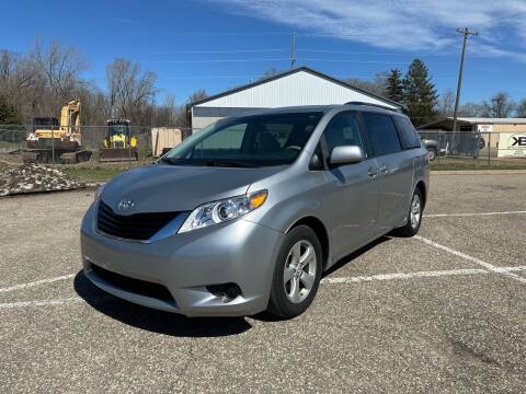 2014 Toyota Sienna for sale at ONG Auto in Farmington MN