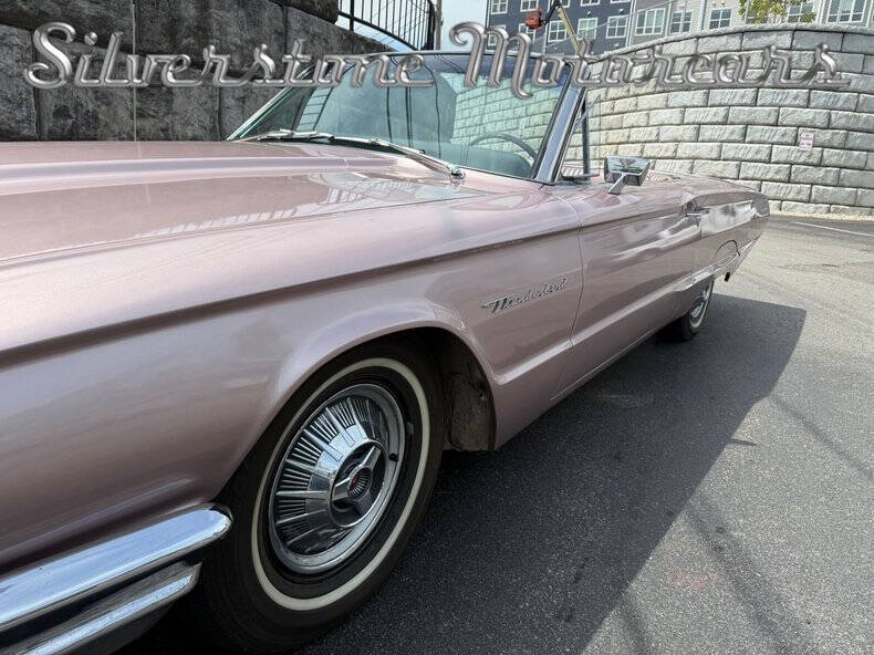 1964 Ford Thunderbird
