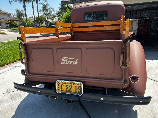 1947 Ford F-100