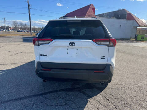 2019 Toyota RAV4 LE