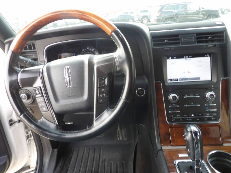2016 Lincoln Navigator Select
