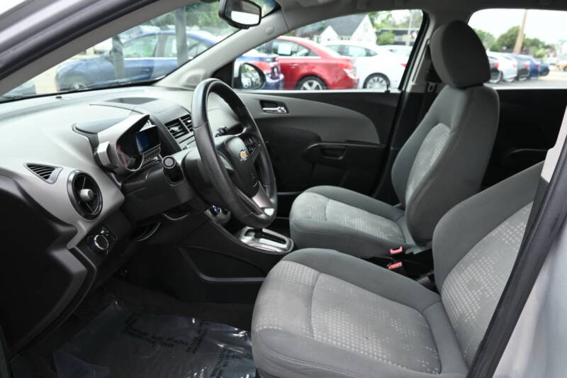 2013 Chevrolet Sonic LS Auto