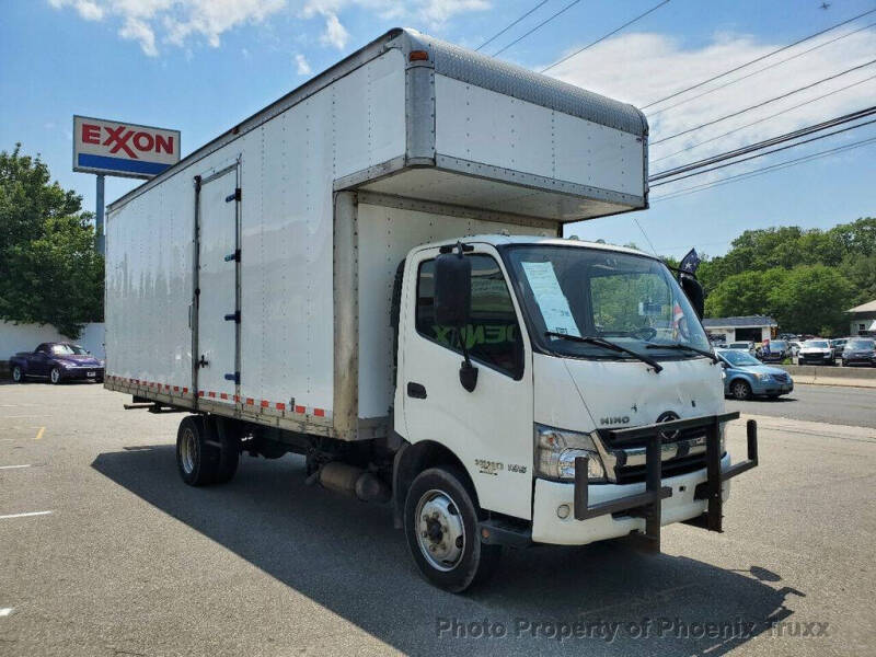 2015 Hino 195