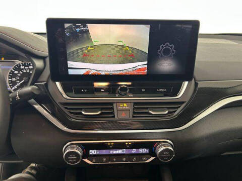 2025 Nissan Altima 2.5 SR