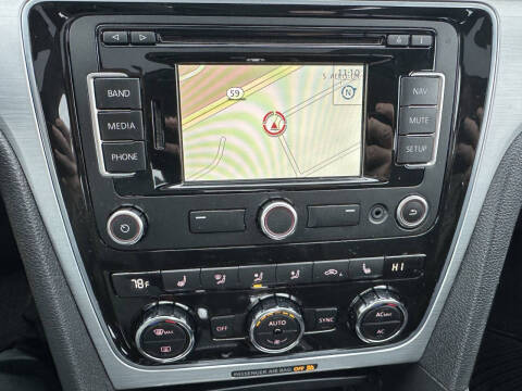 2012 Volkswagen Passat SE PZEV