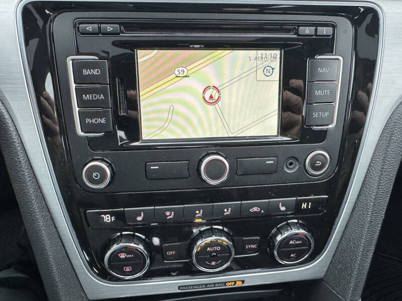 2012 Volkswagen Passat SE PZEV