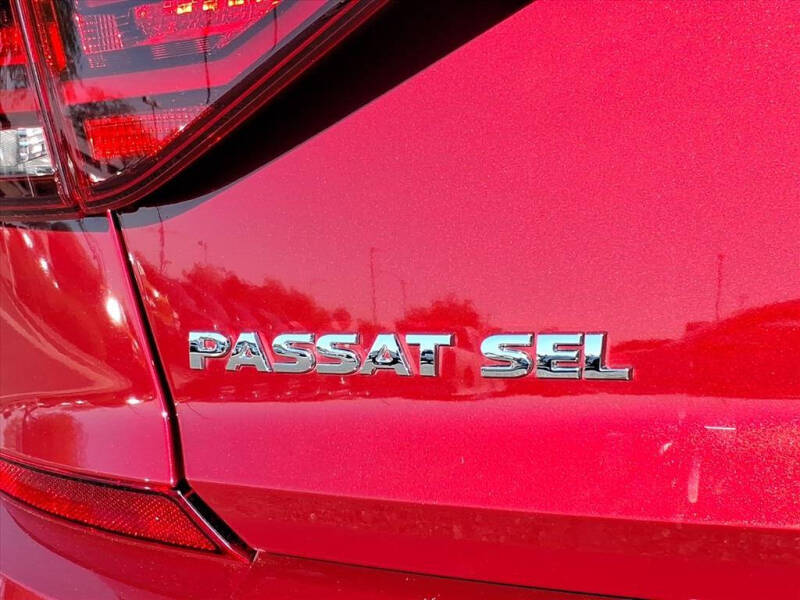 2018 Volkswagen Passat 2.0T SEL Premium